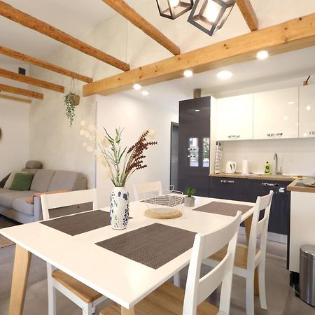 Holiday House "Laurus Garden" With Private Parking Medulin Exterior foto